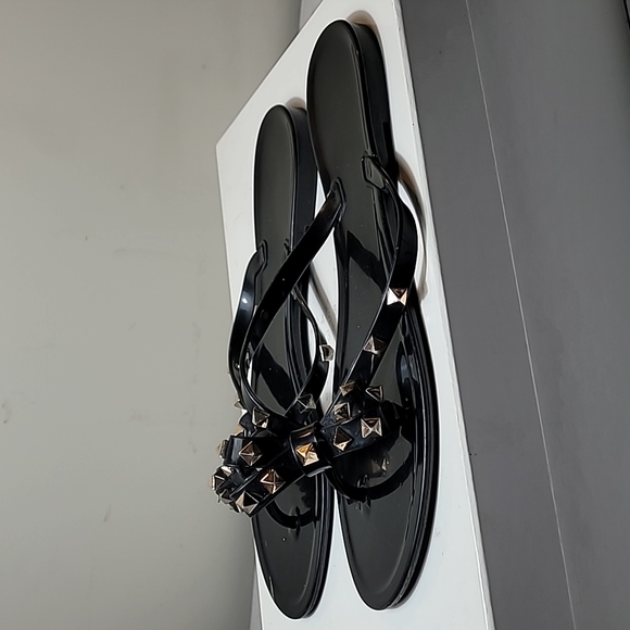 Valentino rubber rockstud thong black size 41(US 10)